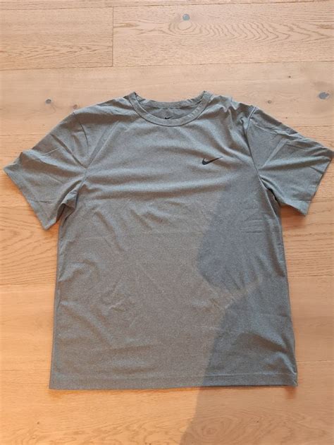 nike shirts herren neu